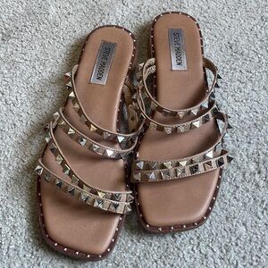 STEVE MADDEN tan slides